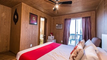 Standard Room, 1 Queen Bed | Soundproofing, free WiFi, bed sheets