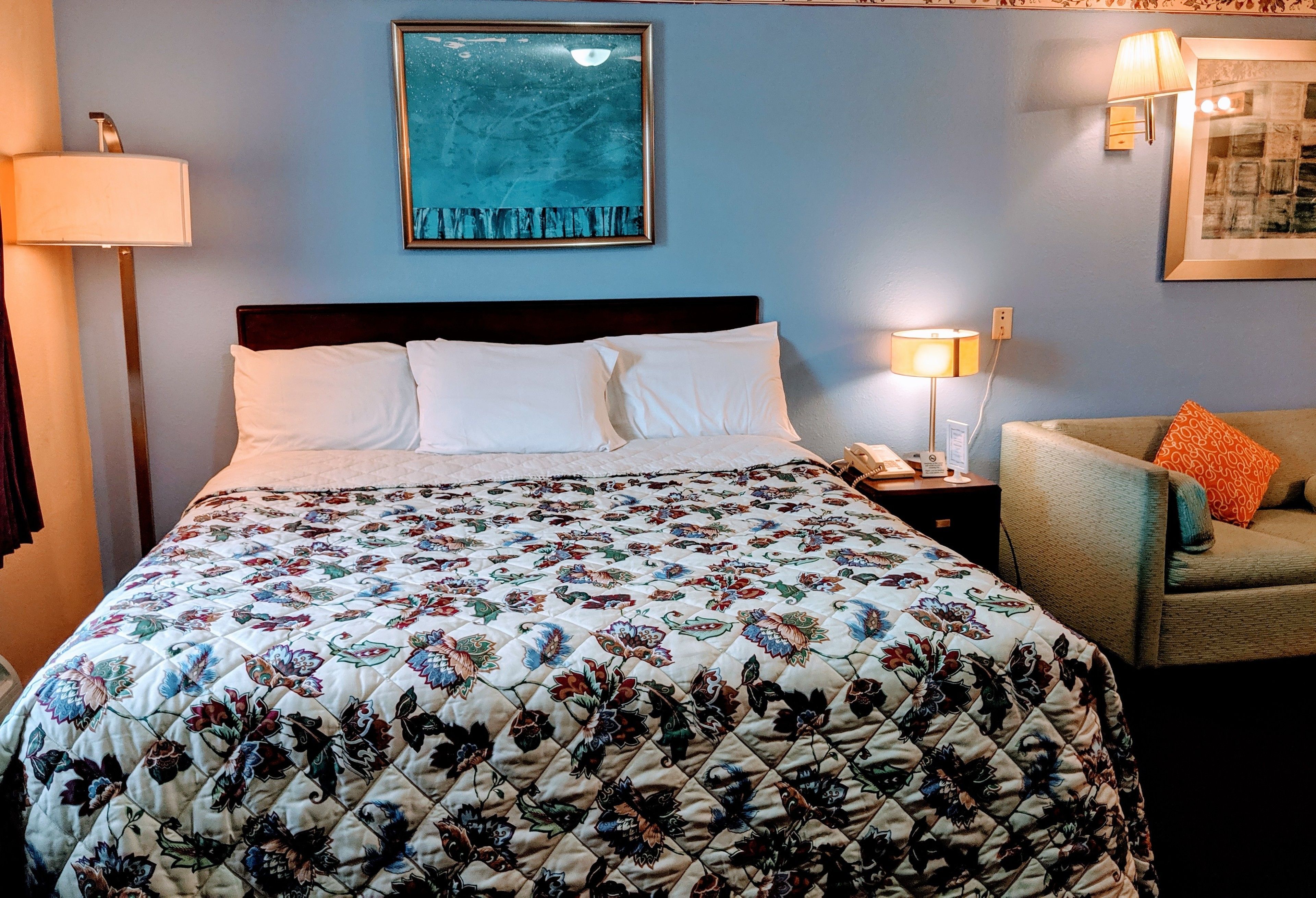 標準單人房, 1 張特大雙人床和 1 張沙發床 | 客房內保險箱、遮光布/窗簾、熨斗/熨衣板、免費無線上網