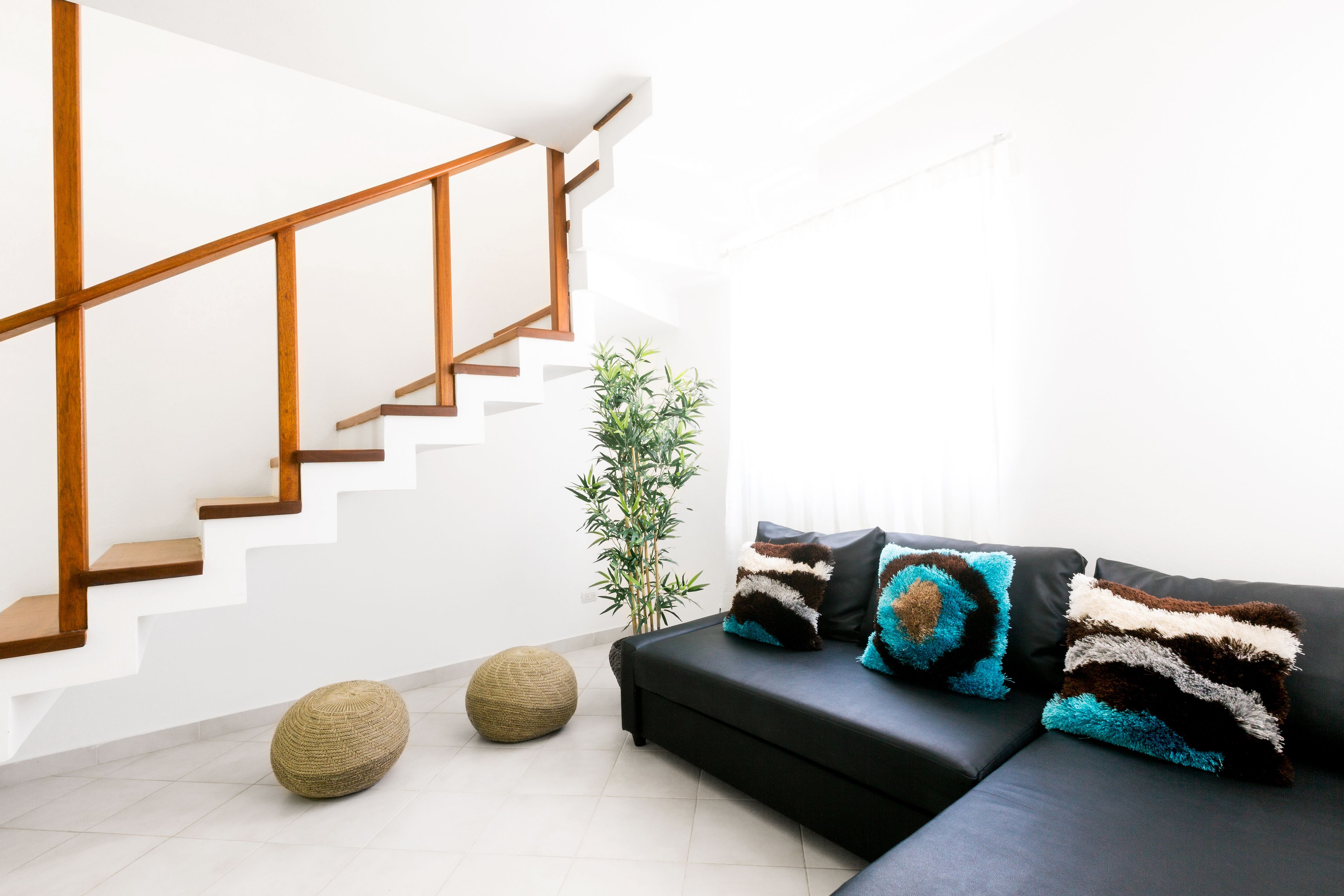 deluxe penthouse, 2 bedrooms, garden view, executive level | living room | flat-screen tv