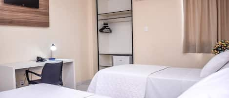 Minibar, escritorio, cortinas blackout y wifi gratis 