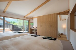 Småhus – deluxe (with Outdoor Bath KURI) | Safe på rommet, skrivebord og wi-fi (inkludert)