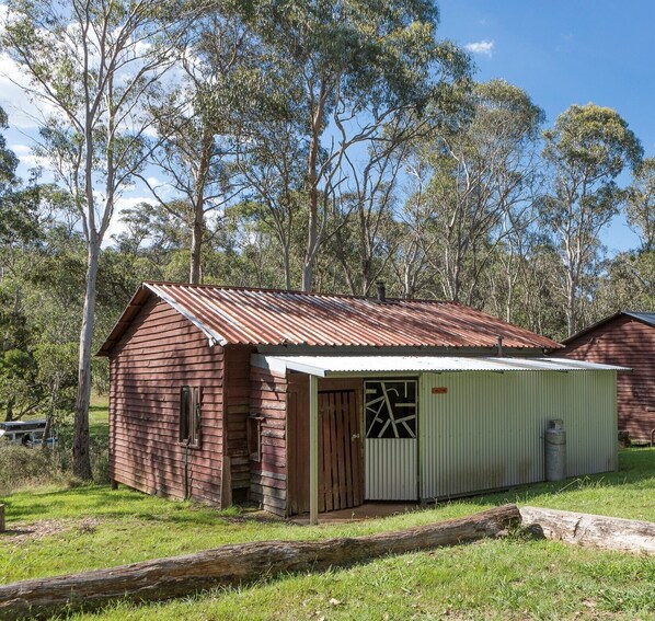 Exterior - Little Styx Cabins (Ebor)