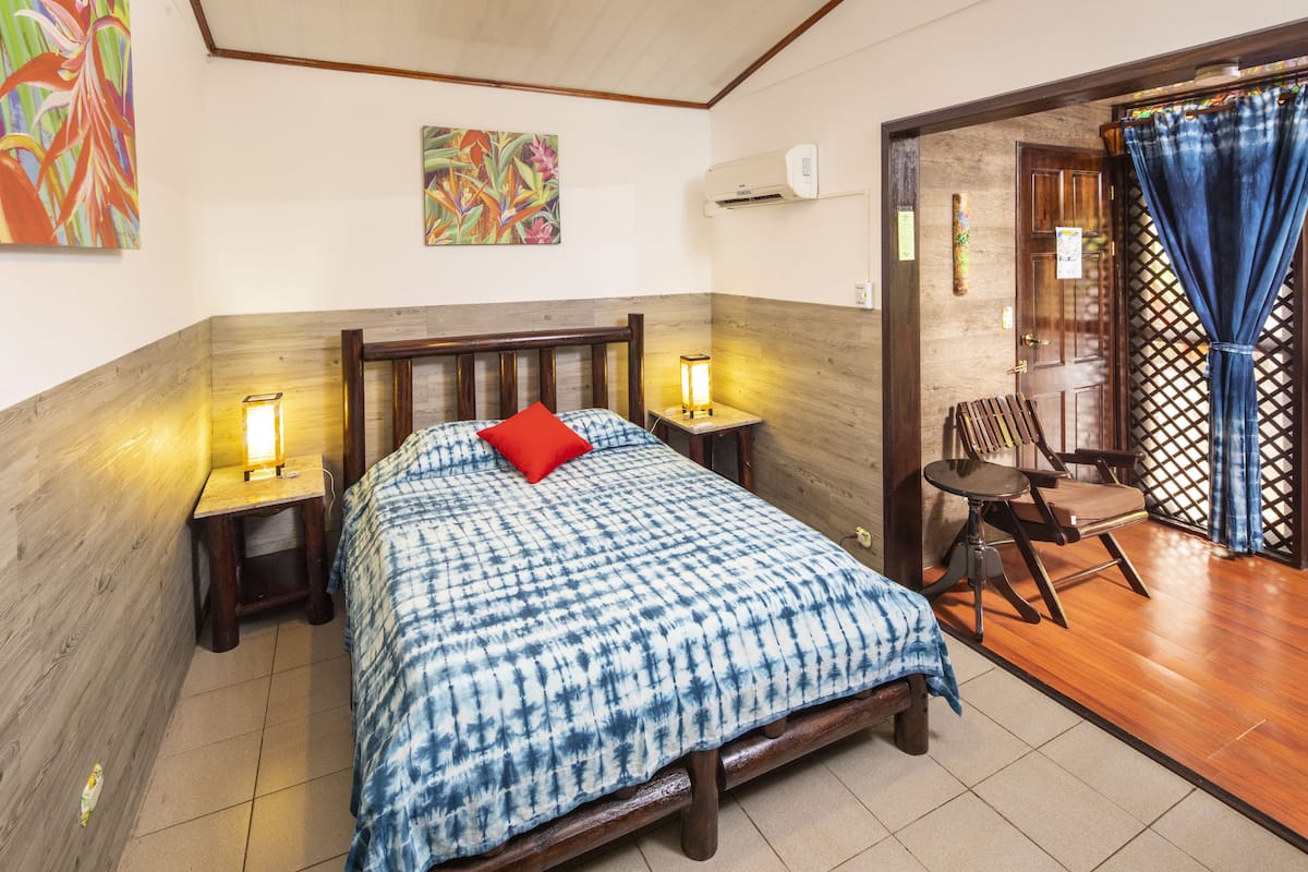 Standard Double Room, 1 Double Bed | In-room safe, desk, bed sheets