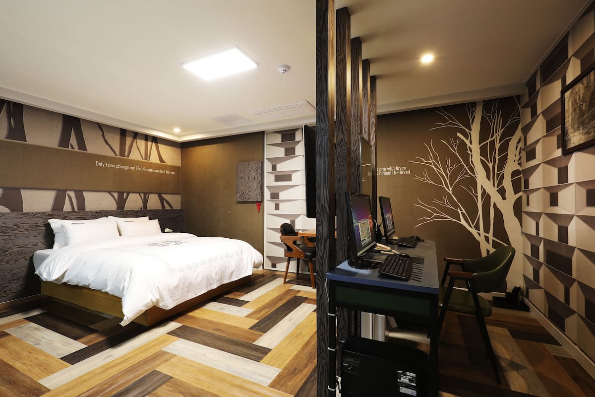 Deluxe Room, 1 Double Bed | 1 bedroom, Egyptian cotton sheets, premium bedding, blackout drapes