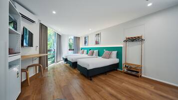 Triple room | Tende oscuranti, ferro/asse da stiro, Wi-Fi gratuito, lenzuola