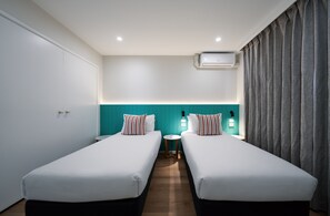 อพาร์ทเมนท์, 2 ห้องนอน (sleeps 4) | ผ้าม่านกันแสง, เตารีด/โต๊ะรีดผ้า, Wi-Fi ฟรี, ผ้ าปูที่นอน