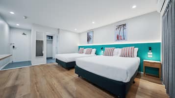 Twin Room | Blackout curtains, iron/ironing board, free WiFi, bed sheets