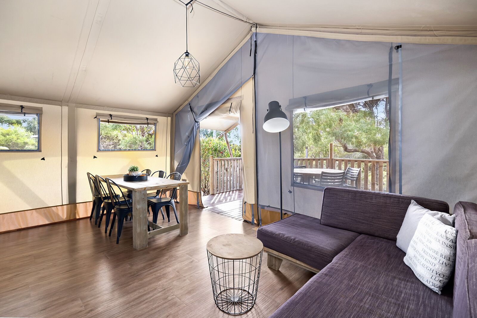 豪華帳棚 | 起居區 | 平面電視