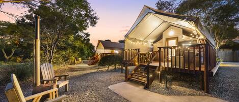 Deluxe Tent, 1 Queen Bed | Terrace/patio