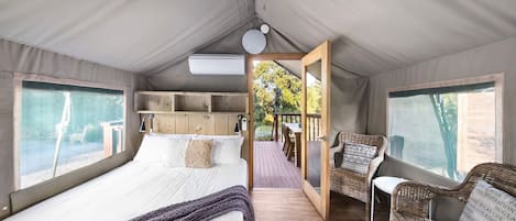 Family Tent | Free WiFi, bed sheets