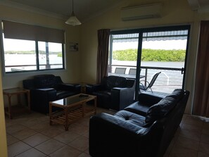 Appartement, 4 chambres, cuisine | Salle de séjour