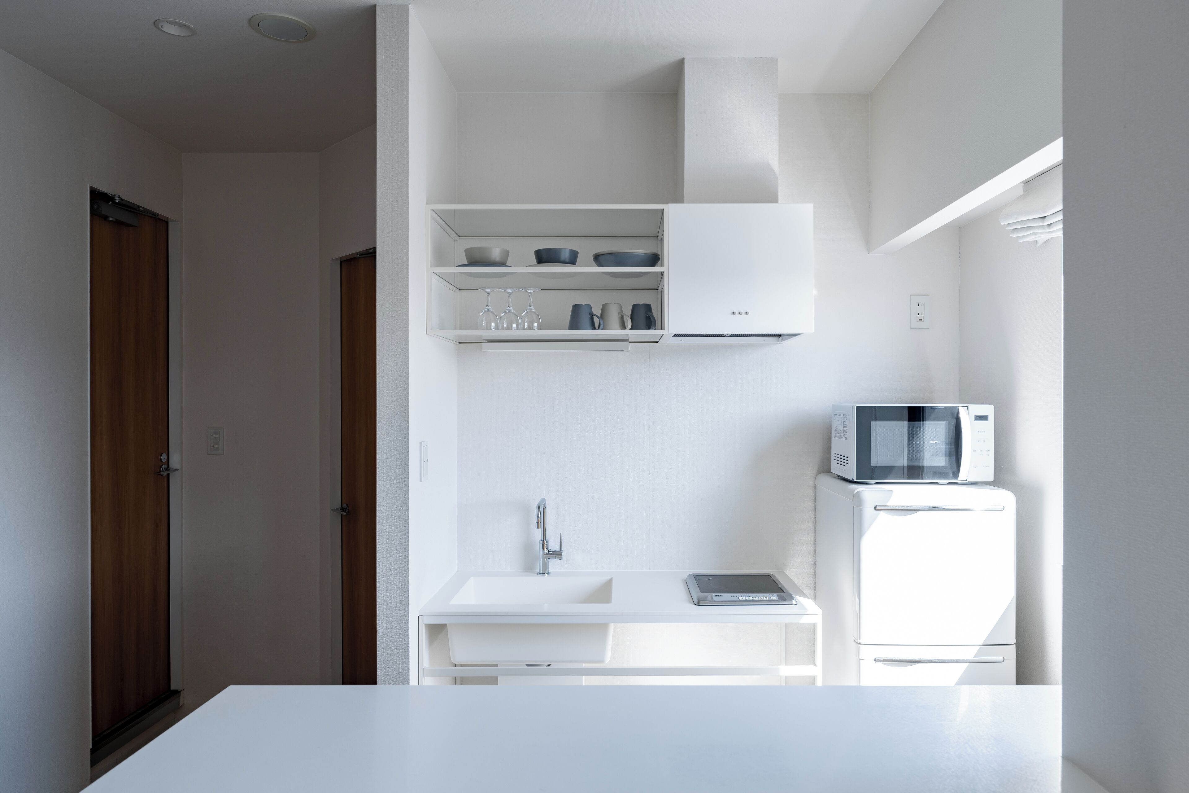 deluxe room, non smoking | private kitchen | mini-fridge, electric kettle