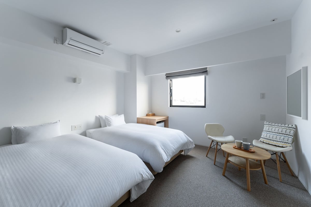 Superior Twin Room | Down comforters, cribs (free), WiFi (free), bed sheets
