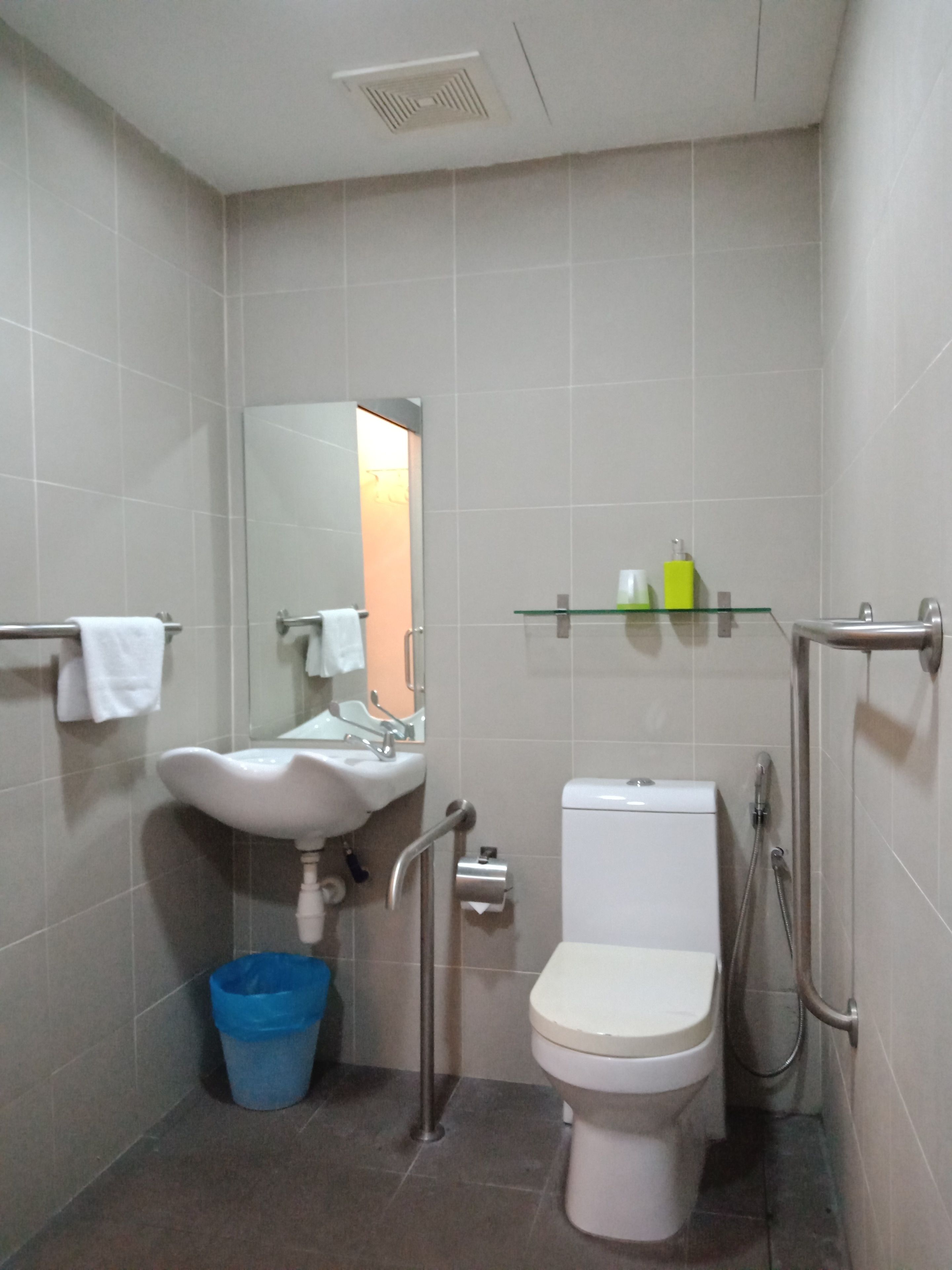 oku room | bathroom | shower, free toiletries, hair dryer, bidet