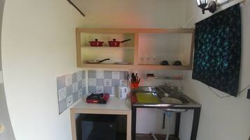 Mobile Home, Non Smoking, Mountain View | Private kitchen | Fridge, microwave, electric kettle, cookware/dishes/utensils