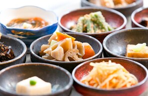 Daily buffet breakfast for a fee