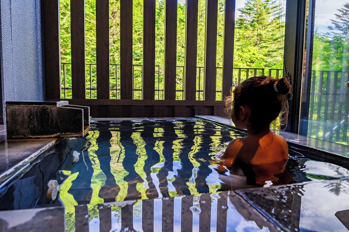 River Front Terrace Suite Room (Non-Smoking)/39sqm | Bathroom | Combined shower/bathtub, deep-soaking bathtub, free toiletries