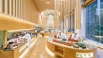 2 restaurants, breakfast, dinner served; Japanese cuisine