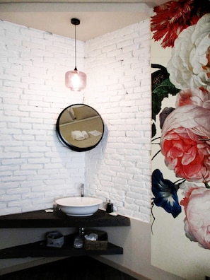 Minibar, desk, soundproofing, iron/ironing board - 15 Quindici by Serendipity Rooms (Milan)