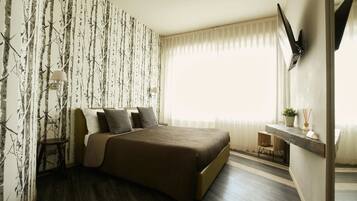 Quarto casal standard | Frigobar, escrivaninha, quartos à prova de som