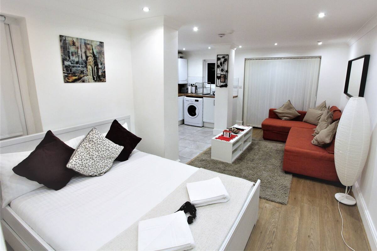 Estudio, baño compartido (Private Kitchen)