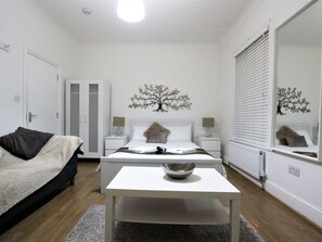 Suite, baño compartido (Sleeps 3)