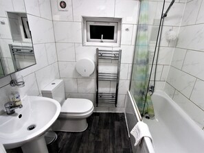 Estudio básico, baño compartido (Double Studio) | Baño