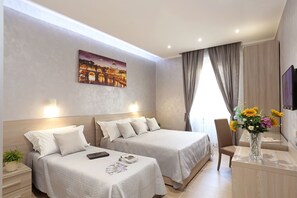 Minibar, in-room safe, desk, soundproofing - AdoraSuite 2 (Rome)