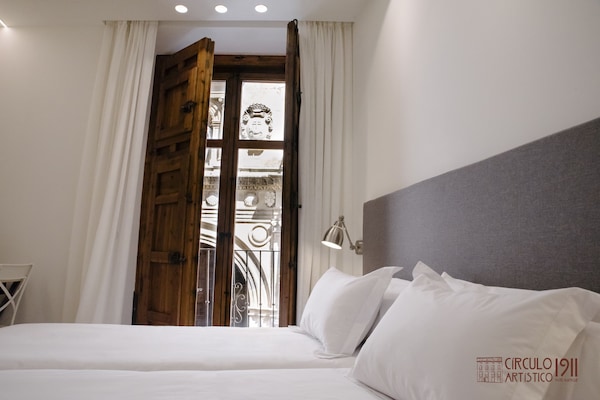 Habitación estándar, no fumadores, balcón (iglesia) | Sábanas italianas Frette y ropa de cama de alta calidad