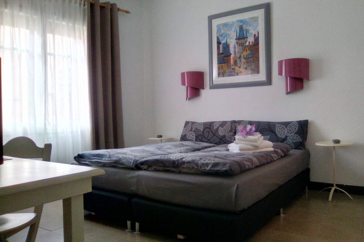 In-room safe, desk, free WiFi