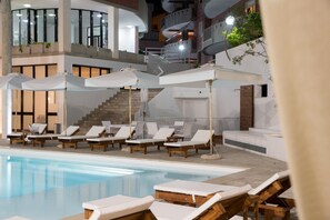 Seasonal outdoor pool, pool umbrellas, sun loungers - Seven Suite (Gallipoli)
