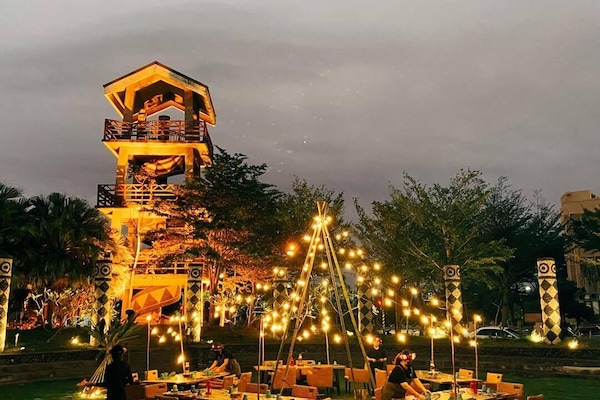 Depan hartanah - siang/malam