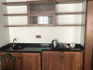 Refrigerador, microondas