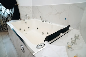 Doppia Matrimoniale con Idromassaggio | Privat bubbelpool