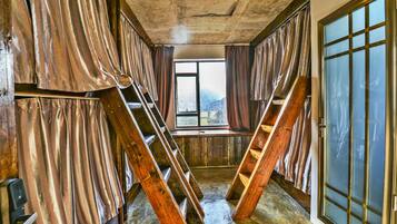 Dortoir Partagé, dortoir mixte | Bureau, rideaux occultants, Wi-Fi gratuit