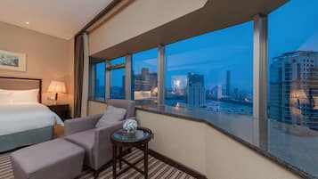 Executive Queen Room with Lake View | View from room