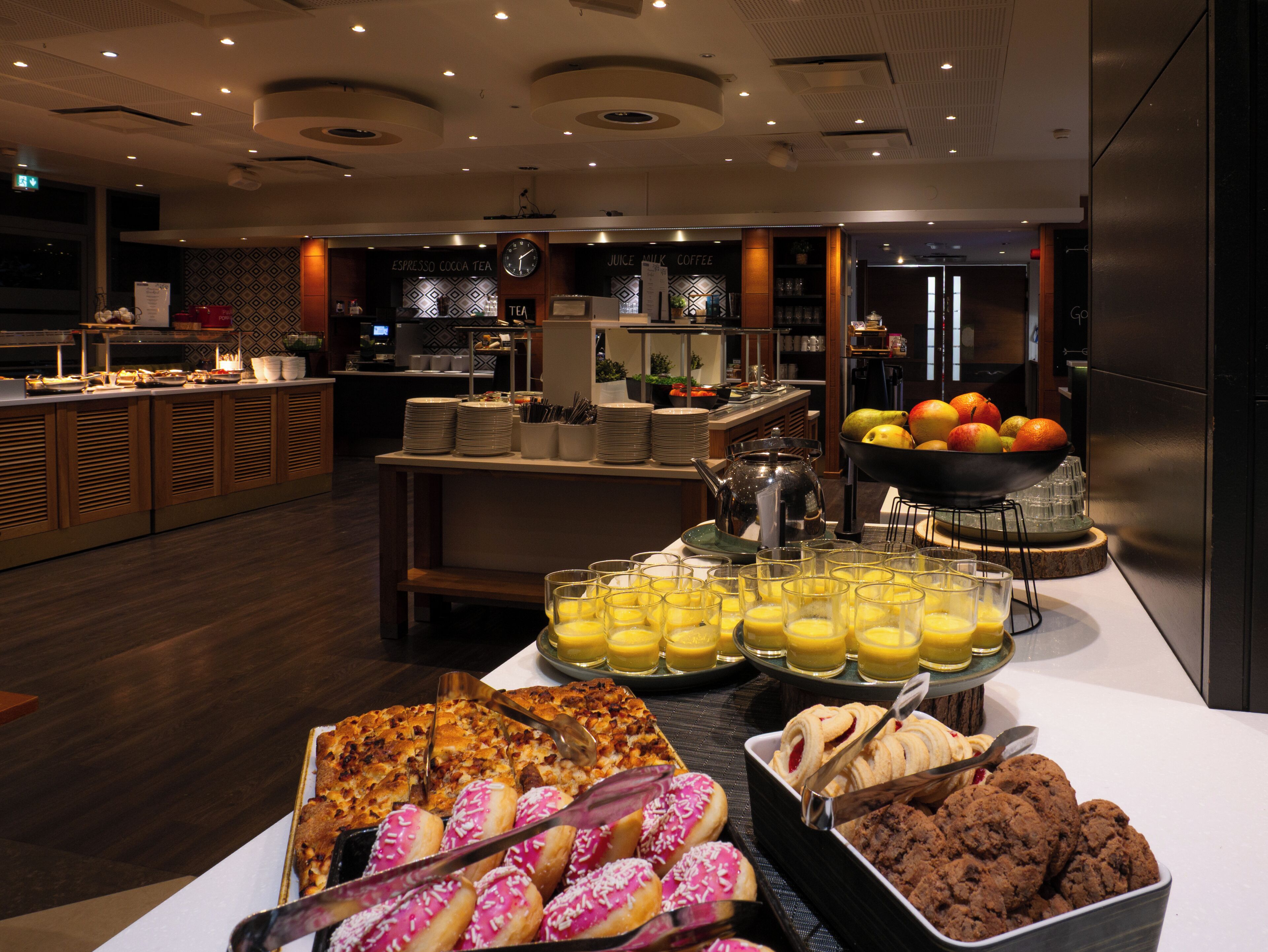 Free daily buffet breakfast