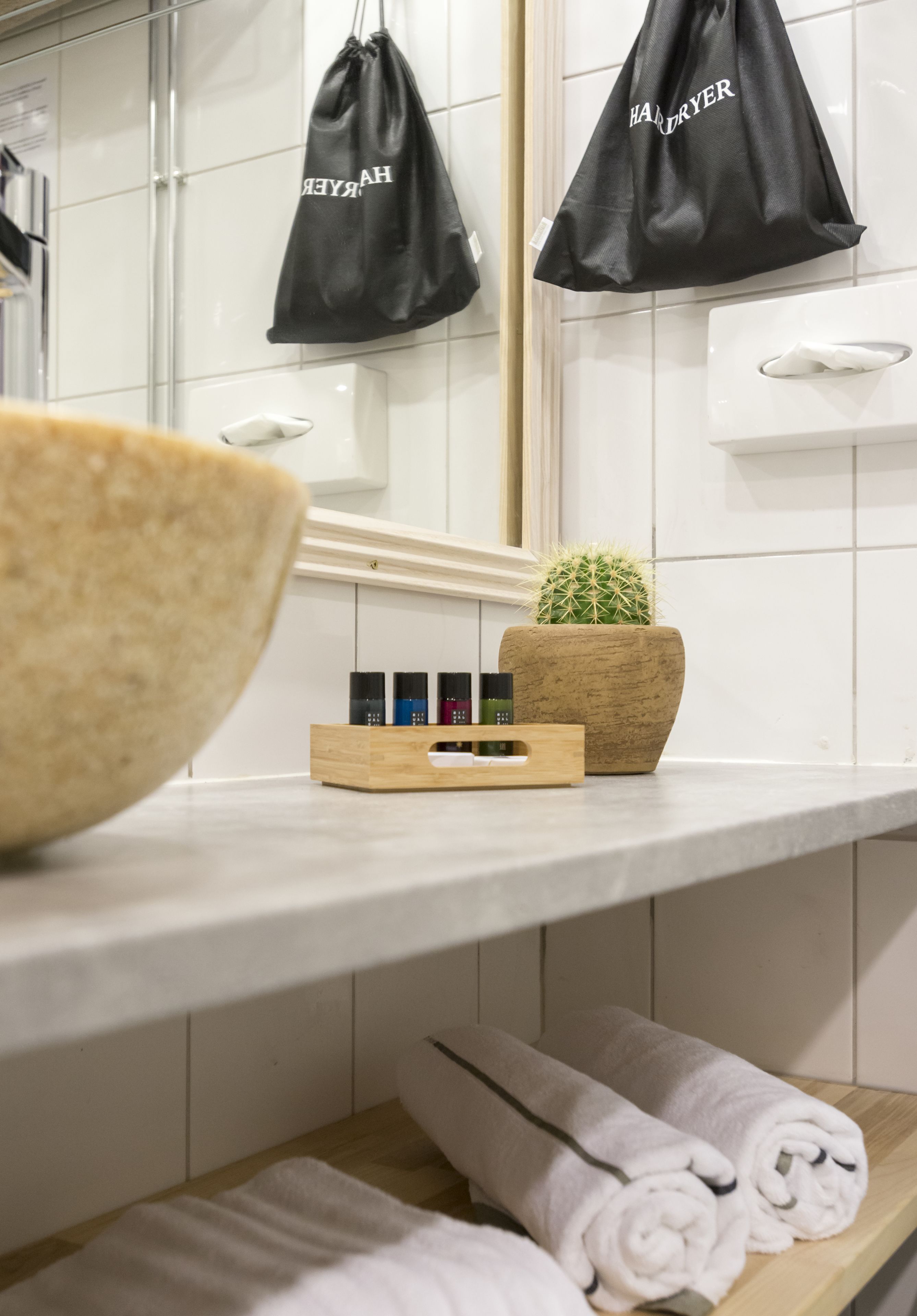 superior double room, 1 bedroom | bathroom amenities | shower, free toiletries, hair dryer, bidet