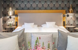 Hypo-allergenic bedding, minibar, in-room safe, individually decorated - Seehotel Niedernberg - Das Dorf am See (Niedernberg)