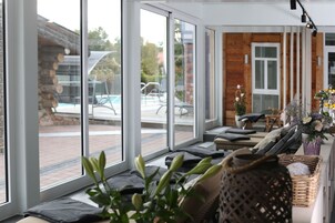 Sauna seca, banheira de hidromassagem, tratamentos corporais