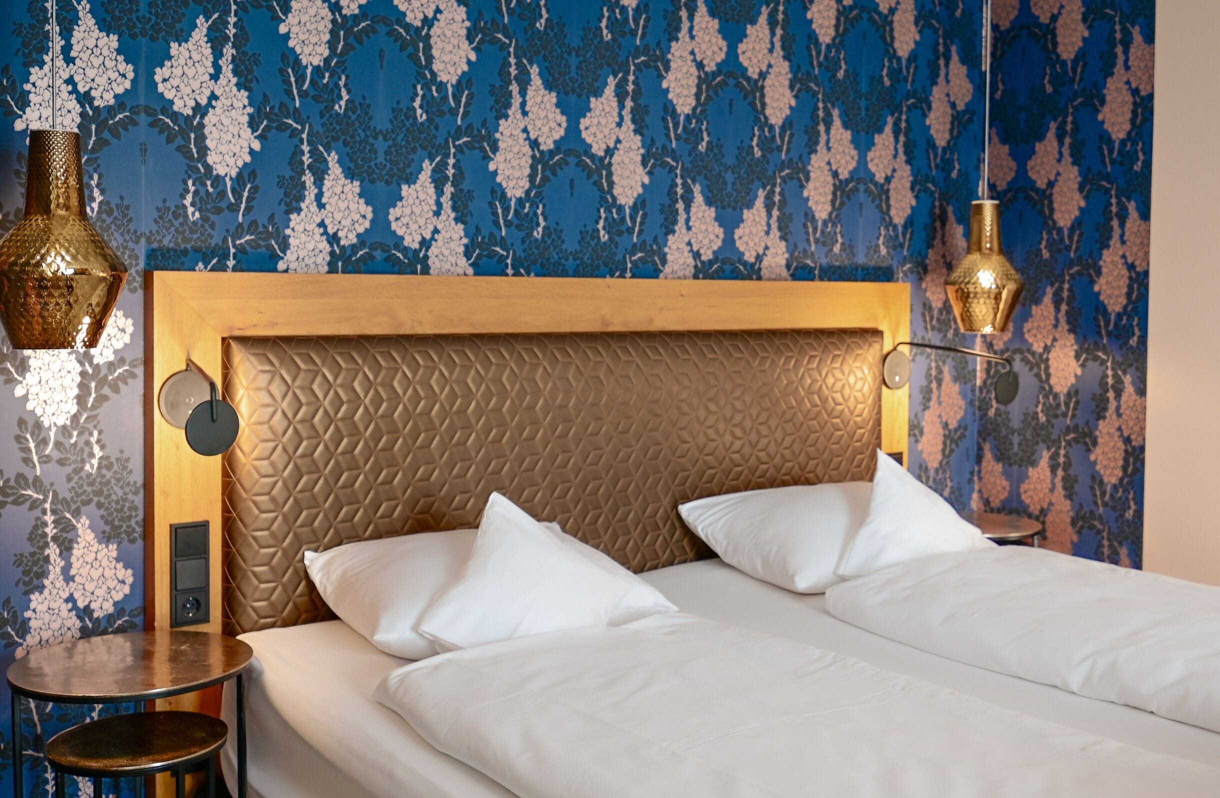 Quarto casal conforto (Plus) | Roupas de cama antialérgicas, frigobar, cofres nos quartos, escrivaninha