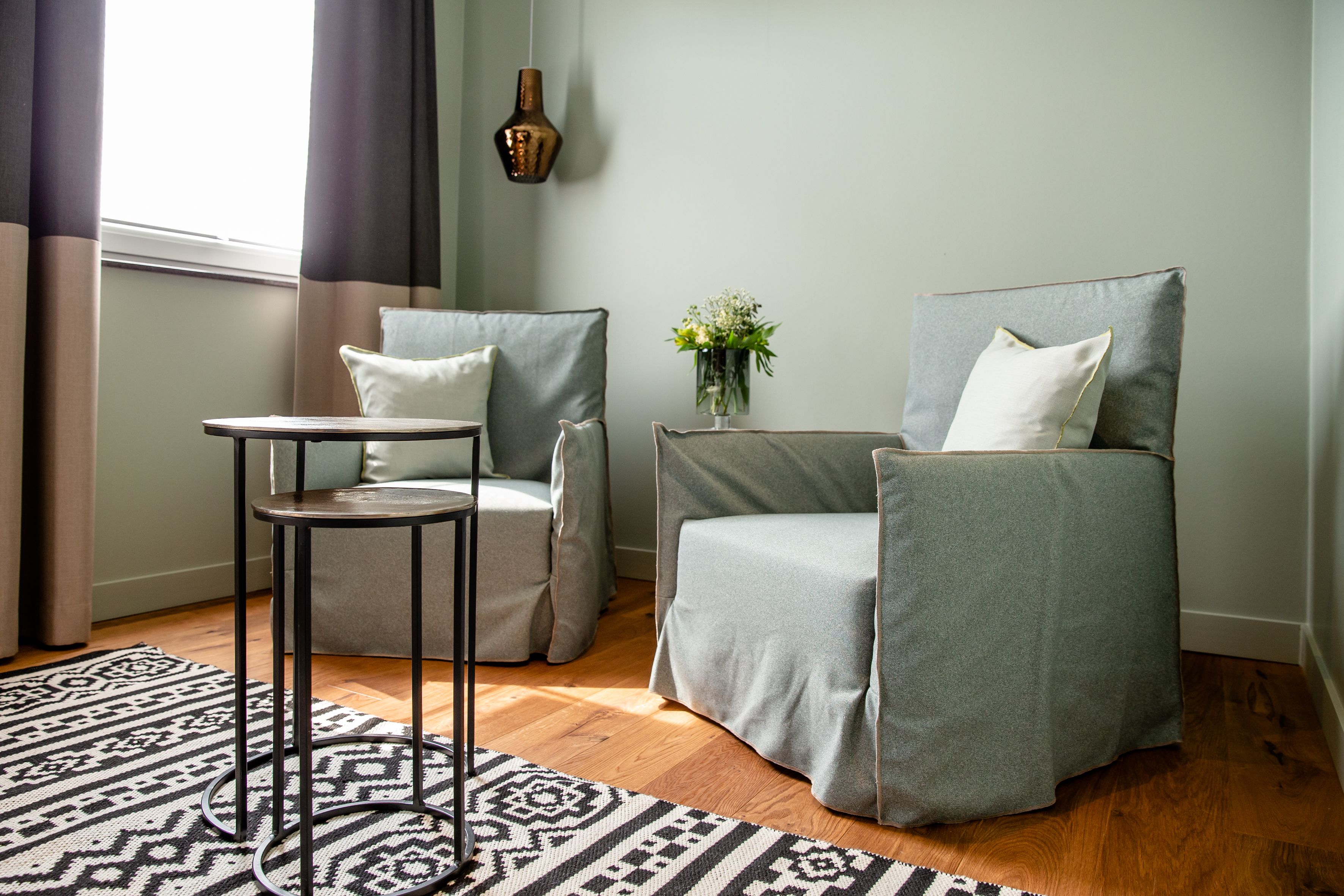 double room classic plus | living area | flat-screen tv