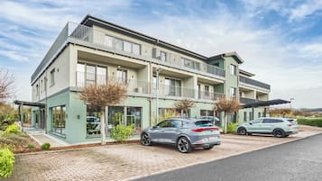 Allergikerbettwaren, Minibar, Zimmersafe, Schreibtisch