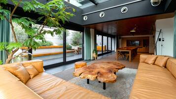 Habitación, para no fumadores (Terrace Suite, 140 sqm) | Ropa de cama de alta calidad y minibar