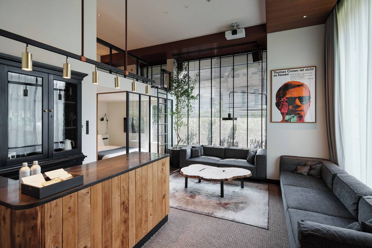 家庭套房, 无 烟房 (Loft, 30 sqm) | 高档床上用品、迷你吧、客房内保险箱、遮光窗帘