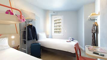 Bureau, rideaux occultants, chambres insonorisées, Wi-Fi gratuit