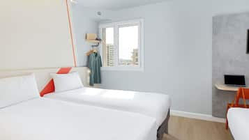 Bureau, rideaux occultants, chambres insonorisées, Wi-Fi gratuit