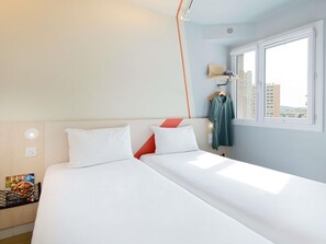 Twin Room, 2 Twin Beds | Desk, blackout drapes, soundproofing, free WiFi - ibis budget Toulon Centre (Toulon)