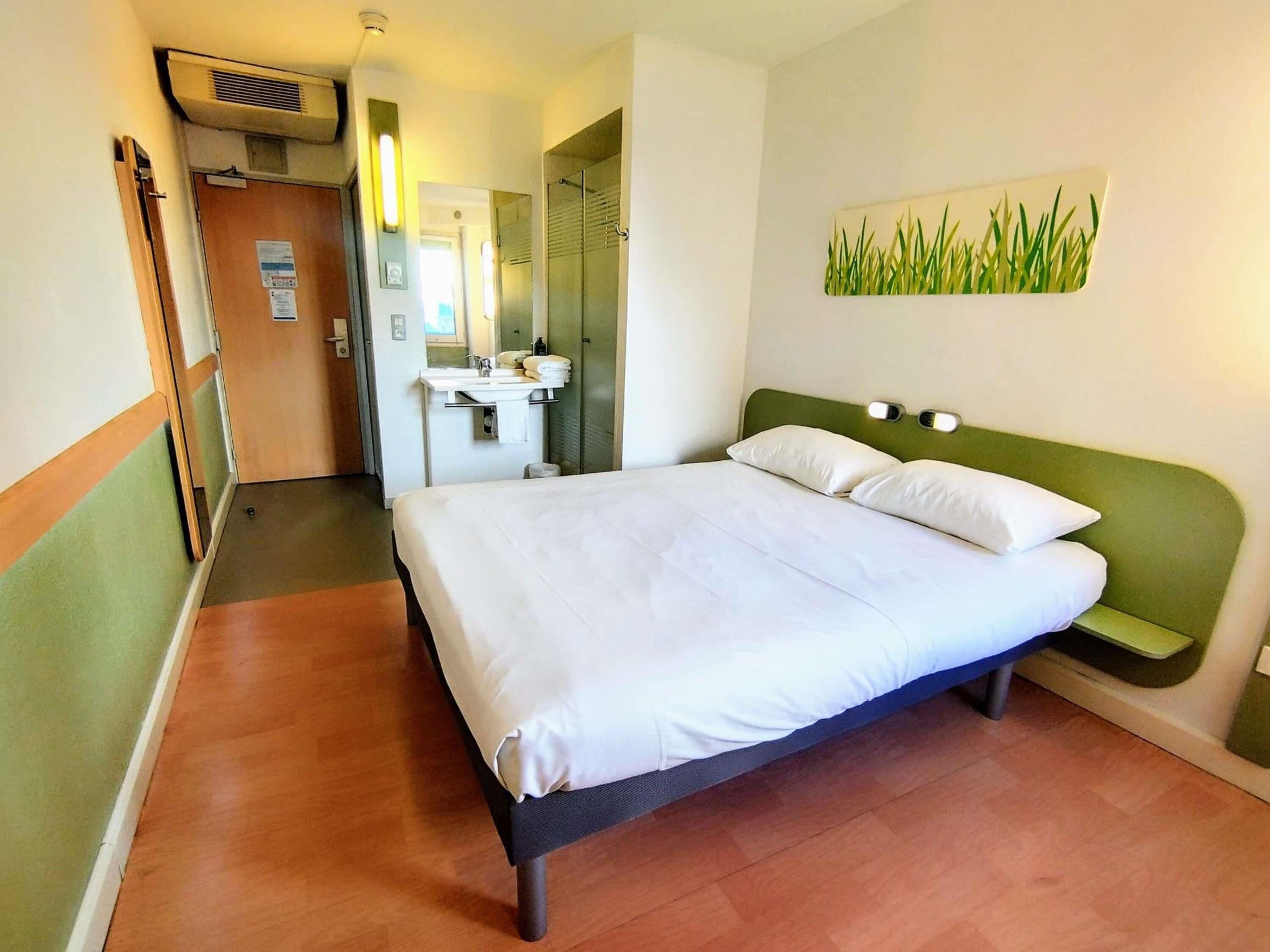 Doppelzimmer | Schreibtisch, Verdunkelungsvorhänge, schallisolierte Zimmer