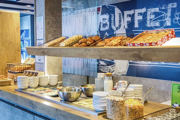 Daily buffet breakfast for a fee